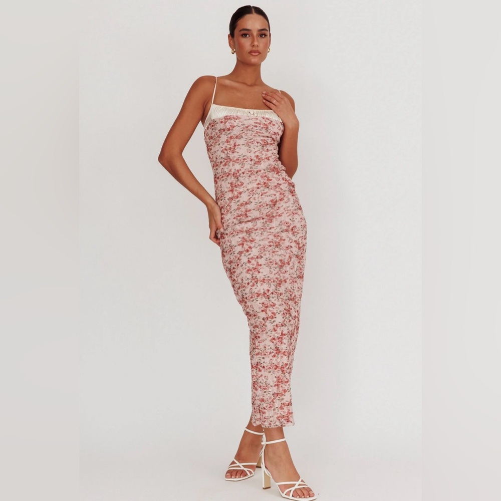 Selfie Leslie Cream and Red Floral Maxi Dress